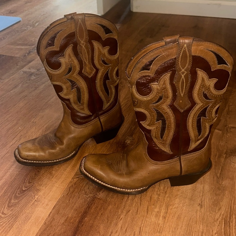 Women’s Ariat Boots. Size 7.5 B.
